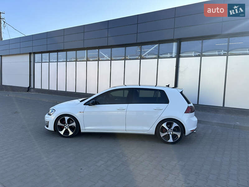 Хэтчбек Volkswagen Golf GTI 2015 в Пирятине