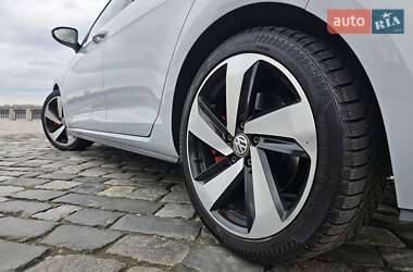 Хэтчбек Volkswagen Golf GTI 2018 в 