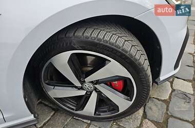 Хэтчбек Volkswagen Golf GTI 2018 в 