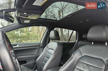 Хэтчбек Volkswagen Golf GTI 2018 в 
