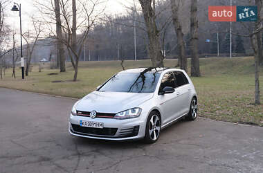 Хетчбек Volkswagen Golf GTI 2016 в Києві