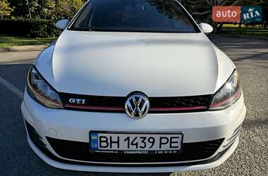 Хэтчбек Volkswagen Golf GTI 2014 в 
