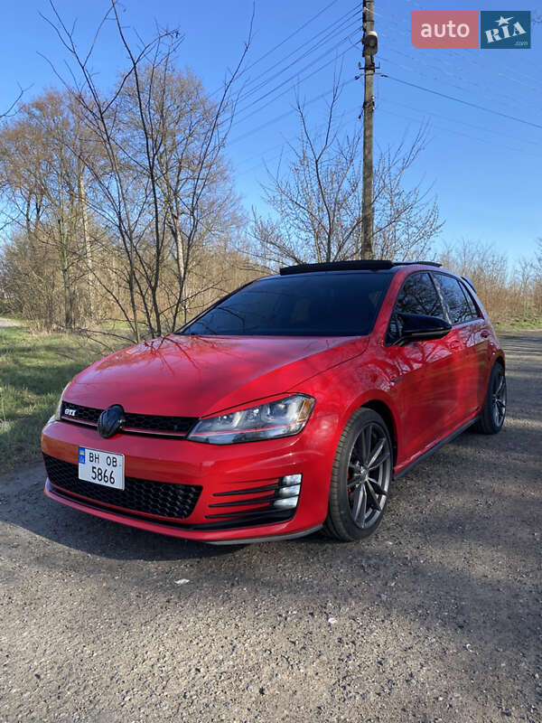 Volkswagen Golf GTI