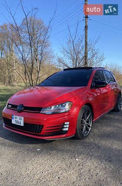 Хэтчбек Volkswagen Golf GTI 2014 в 