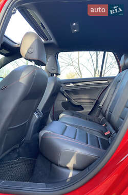 Хэтчбек Volkswagen Golf GTI 2014 в 