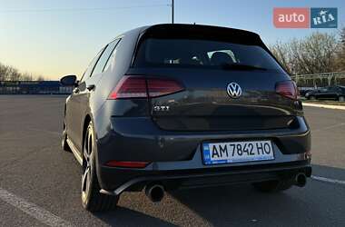 Хетчбек Volkswagen Golf GTI 2018 в 