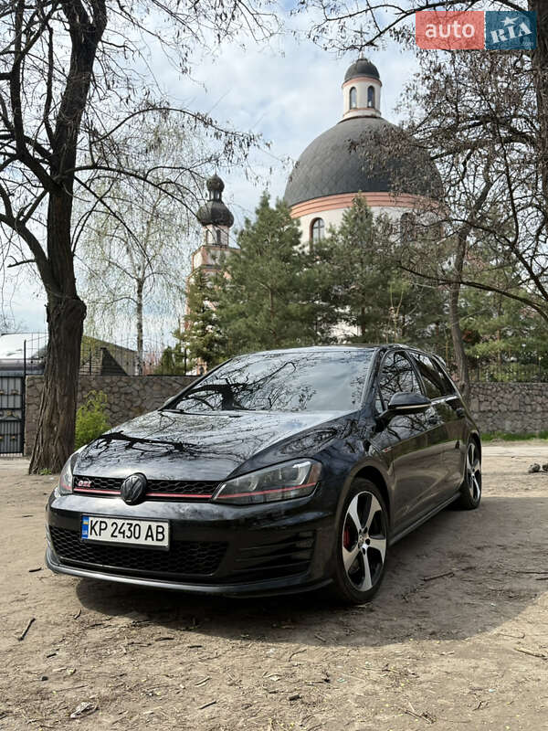 Хэтчбек Volkswagen Golf GTI 2016 в 