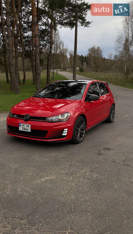 Хэтчбек Volkswagen Golf GTI 2014 в 