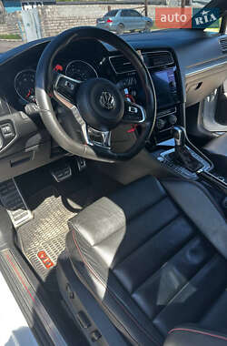 Хетчбек Volkswagen Golf GTI 2019 в 