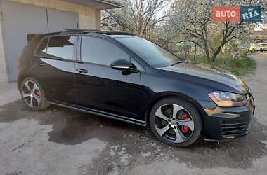 Хэтчбек Volkswagen Golf GTI 2015 в 