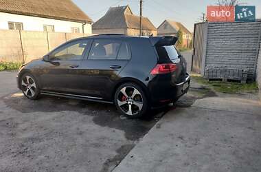 Хэтчбек Volkswagen Golf GTI 2015 в 