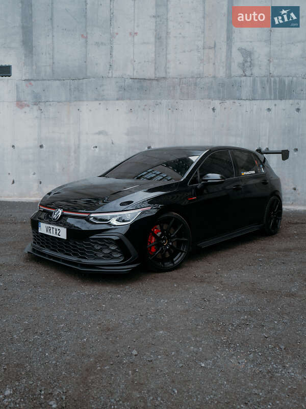 Хетчбек Volkswagen Golf GTI 2021 в 