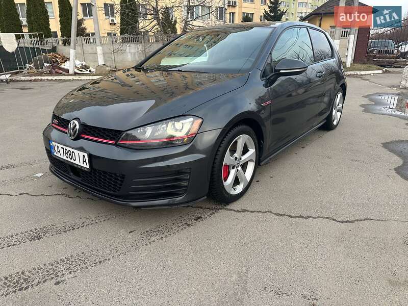 Хэтчбек Volkswagen Golf GTI 2015 в 