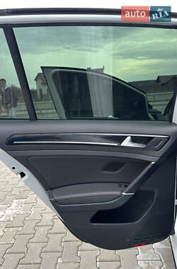 Хетчбек Volkswagen Golf GTI 2014 в 