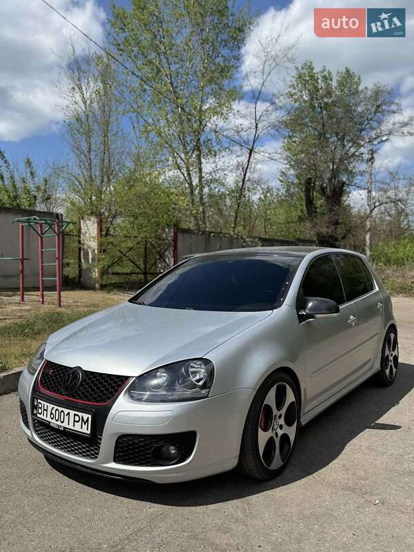 Хетчбек Volkswagen Golf GTI 2006 в 