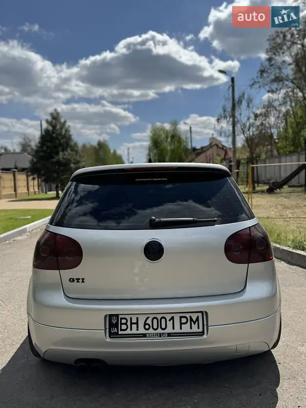 Хетчбек Volkswagen Golf GTI 2006 в 