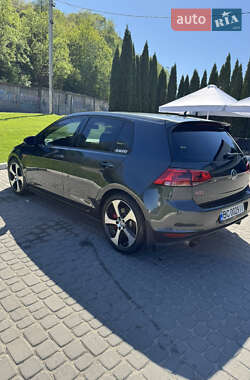 Хетчбек Volkswagen Golf GTI 2017 в 