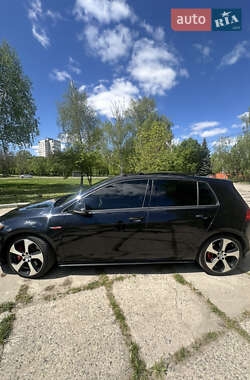 Хэтчбек Volkswagen Golf GTI 2017 в 