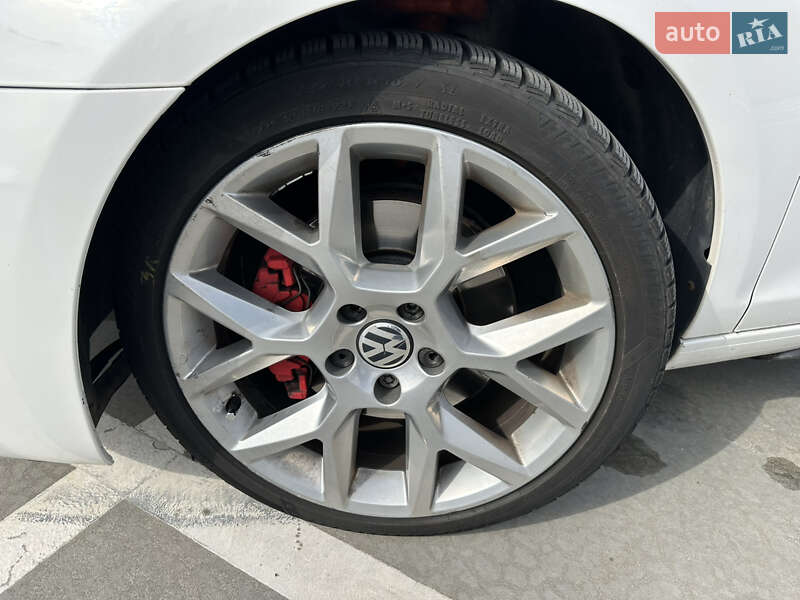 Хэтчбек Volkswagen Golf GTI 2013 в Киеве