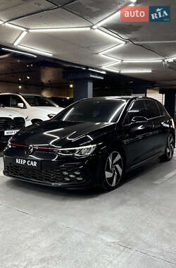 Хэтчбек Volkswagen Golf GTI 2022 в 
