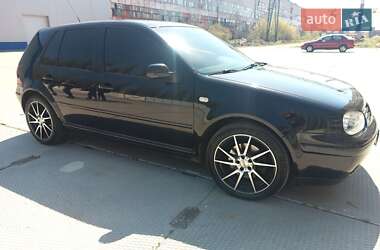 Хетчбек Volkswagen Golf GTI 2000 в 