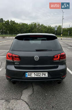 Хетчбек Volkswagen Golf GTI 2011 в 