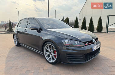Хетчбек Volkswagen Golf GTI 2016 в 