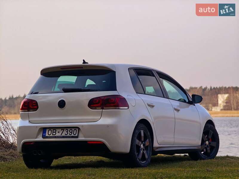 Хэтчбек Volkswagen Golf GTI 2010 в Киеве