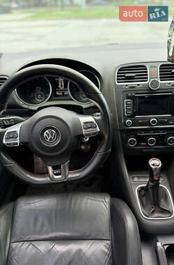 Хэтчбек Volkswagen Golf GTI 2011 в 