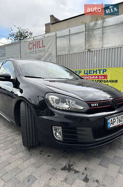 Хэтчбек Volkswagen Golf GTI 2011 в 