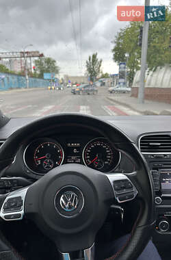 Хэтчбек Volkswagen Golf GTI 2011 в 