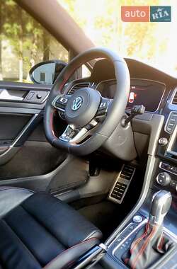 Хетчбек Volkswagen Golf GTI 2015 в 