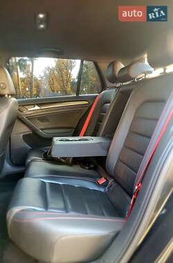 Хетчбек Volkswagen Golf GTI 2015 в 