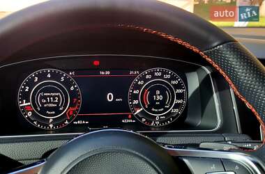 Хетчбек Volkswagen Golf GTI 2015 в 