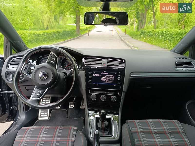 Хэтчбек Volkswagen Golf GTI 2018 в Ровно