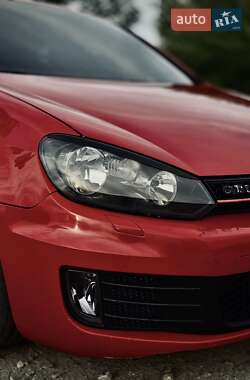 Хетчбек Volkswagen Golf GTI 2012 в 