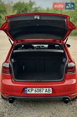 Хетчбек Volkswagen Golf GTI 2012 в 