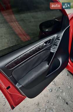 Хетчбек Volkswagen Golf GTI 2012 в 