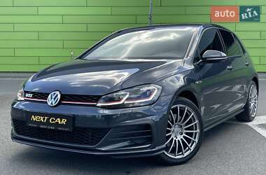 Хэтчбек Volkswagen Golf GTI 2017 в Киеве