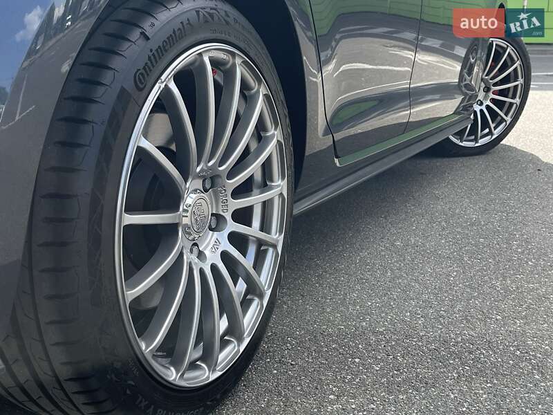 Хетчбек Volkswagen Golf GTI 2017 в Києві