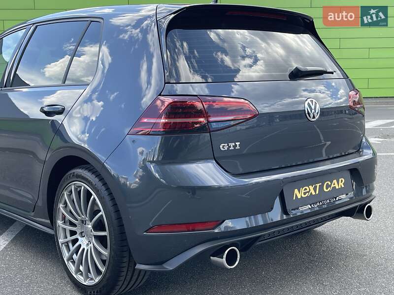 Хетчбек Volkswagen Golf GTI 2017 в Києві