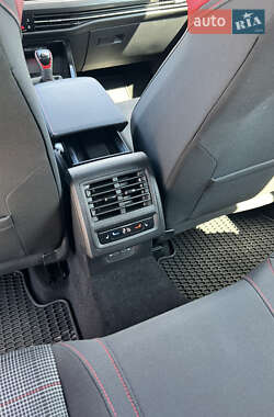 Хетчбек Volkswagen Golf GTI 2022 в 
