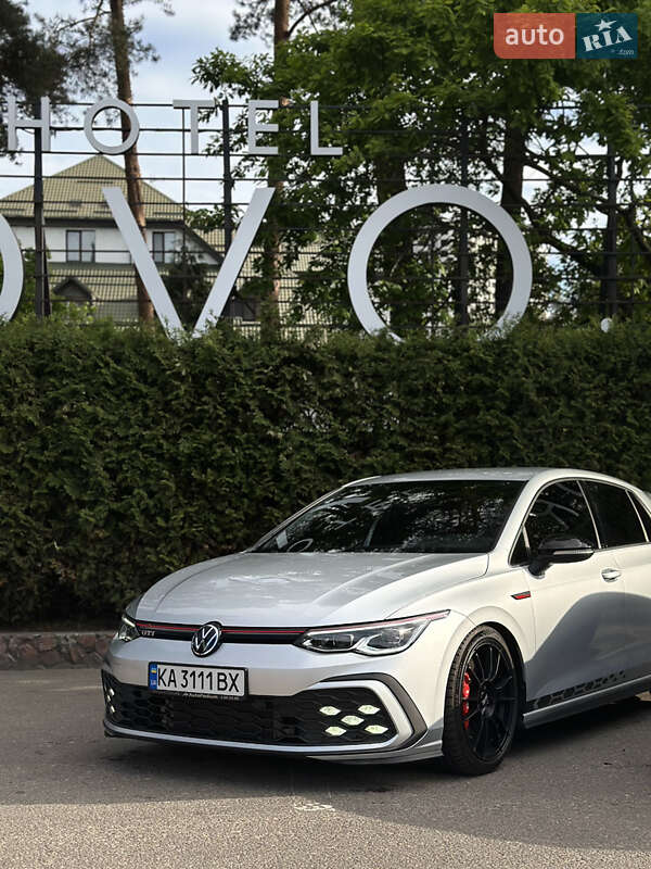 Хетчбек Volkswagen Golf GTI 2021 в 