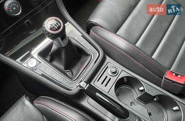 Хетчбек Volkswagen Golf GTI 2020 в 