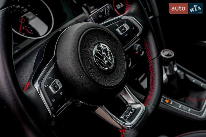 Хэтчбек Volkswagen Golf GTI 2019 в Житомире