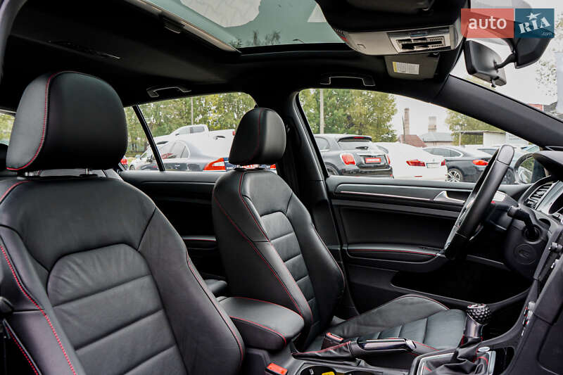 Хэтчбек Volkswagen Golf GTI 2019 в Житомире
