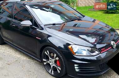 Хэтчбек Volkswagen Golf GTI 2015 в Киеве
