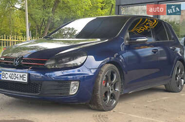 Хэтчбек Volkswagen Golf GTI 2011 в 