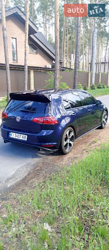 Хэтчбек Volkswagen Golf GTI 2016 в Киеве