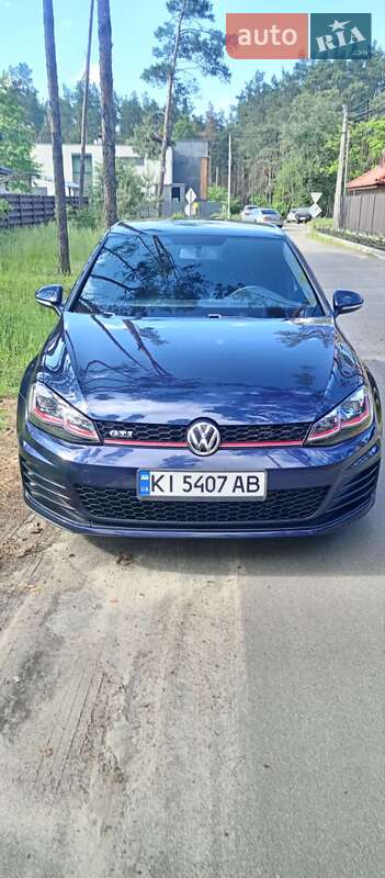 Хэтчбек Volkswagen Golf GTI 2016 в Киеве